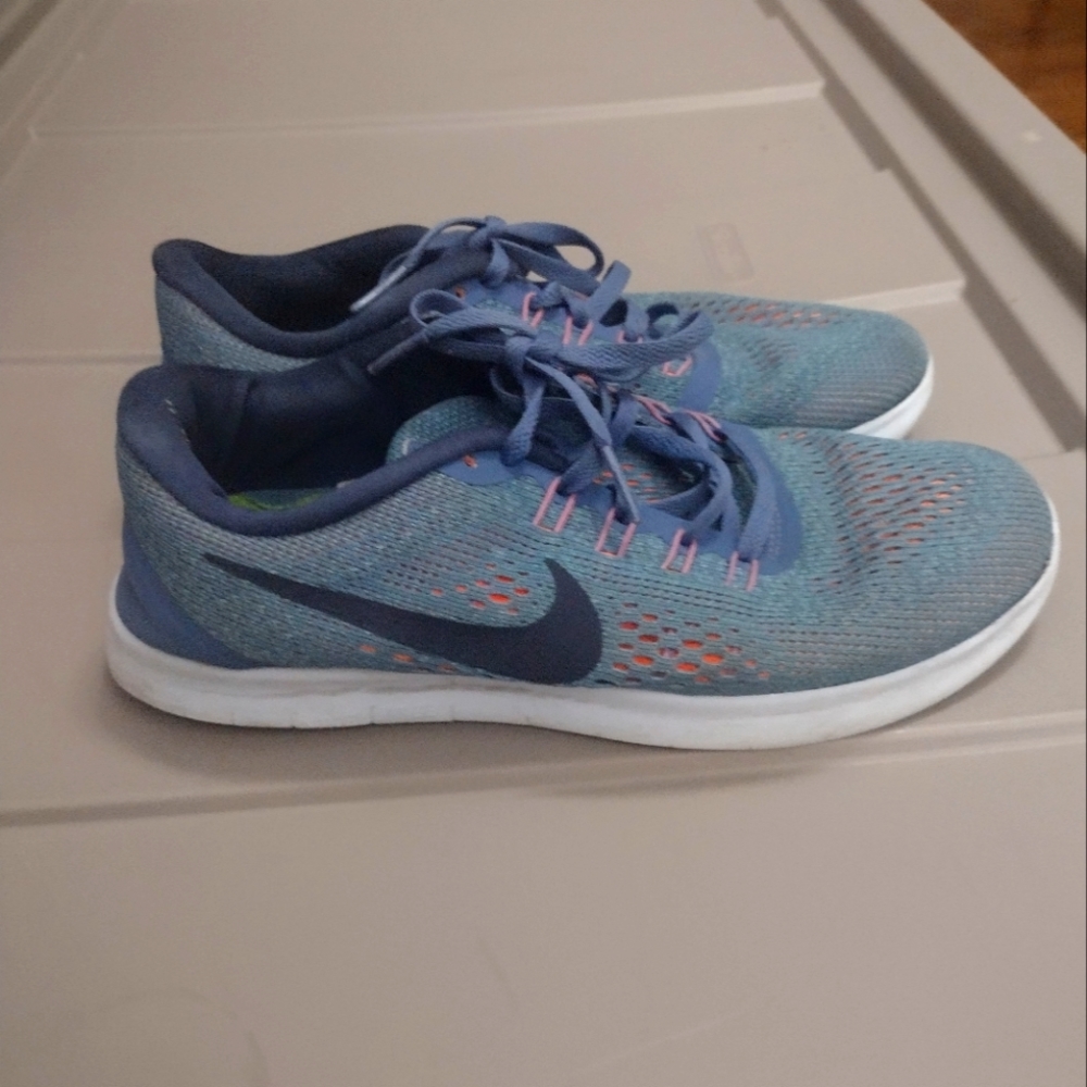 Nike shoes